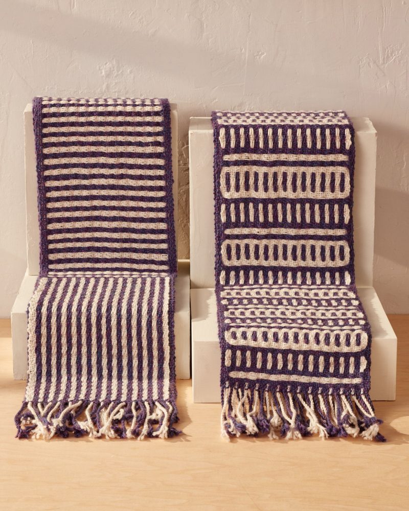 DDW Scarves Vertical Both Riser